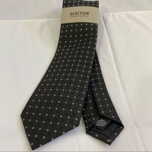 Kenneth Cole Reaction Black Circles Silk Blend Tie